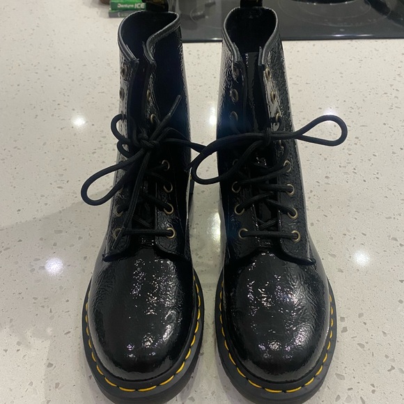 NWOT Dr. Martens Distressed Patent Leather Boots - Picture 2 of 5